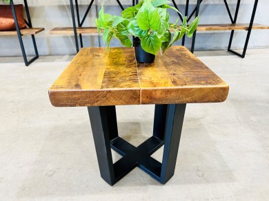 plank-lamp-table-2-1661999297