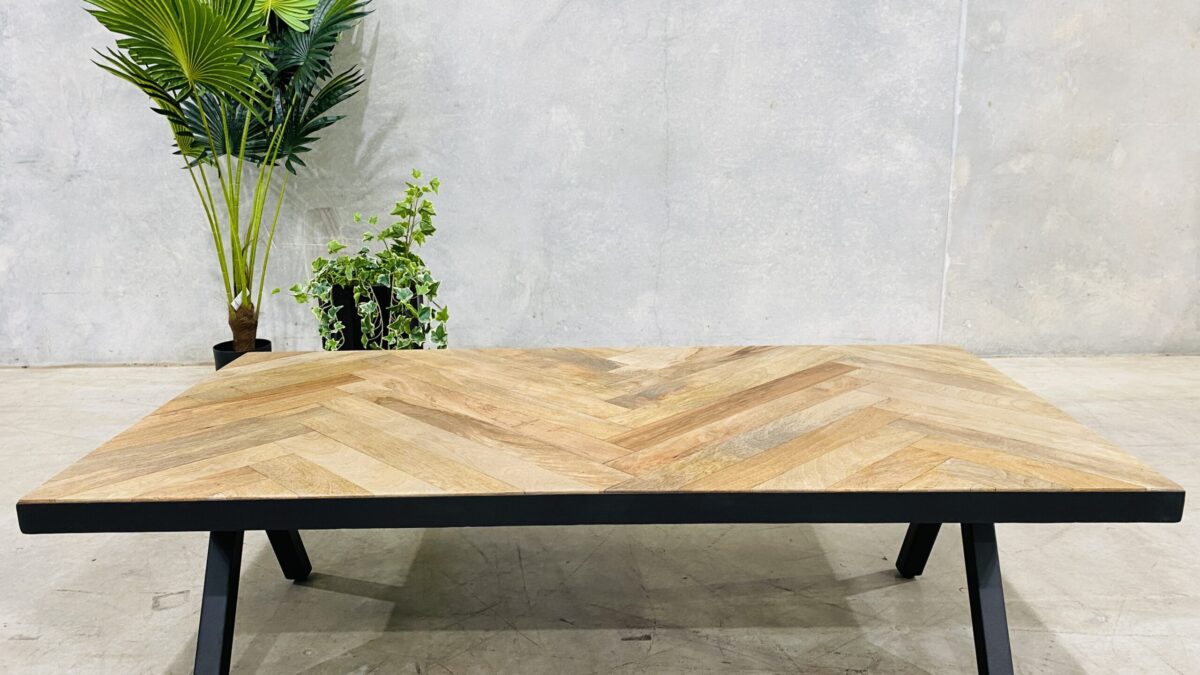 【LIFE FURNITURE 】HERRINGBONE TABLE Roscel Herringbone Extendable Solid Oak Dining table – Masterplank UK